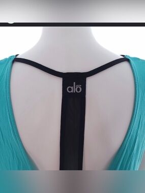 ALO Yoga Teal V-Neck Short Sleeve Top with Black Trim